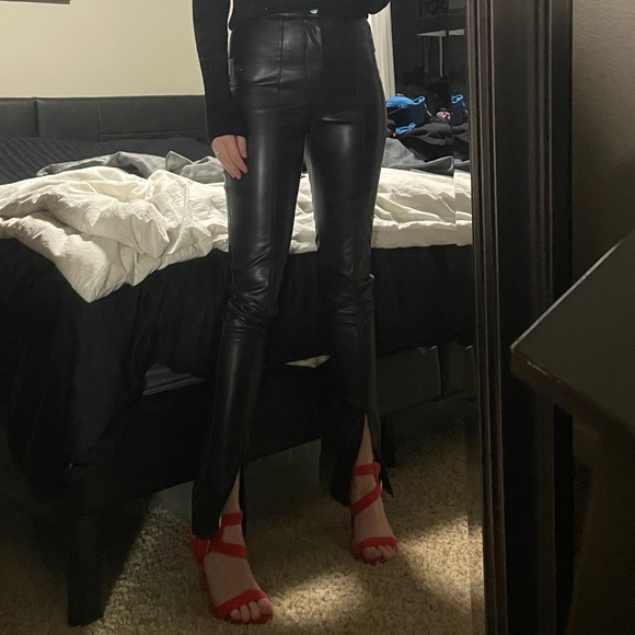 Forever 21 Faux Leather Pants Size XS - Picture 2 of 11